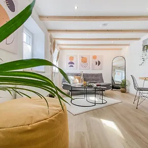 Stylisches Mit Terrasse In Der Altstadt Von Appartement Donauwörth